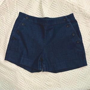 Banana Republic Shorts 27/4. Denim button sides. Comfortable. Pockets.